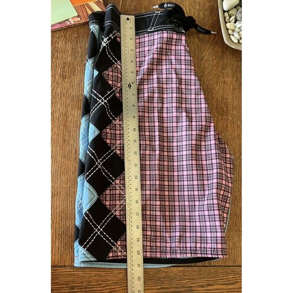 Mada Pink And Blue Board Shorts Sz 30 beachycoastal resort wear - Picture 9 of 10